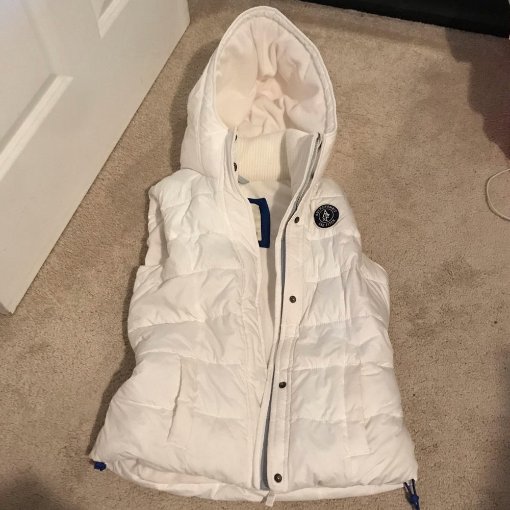 Abercrombie White Puffy Vest